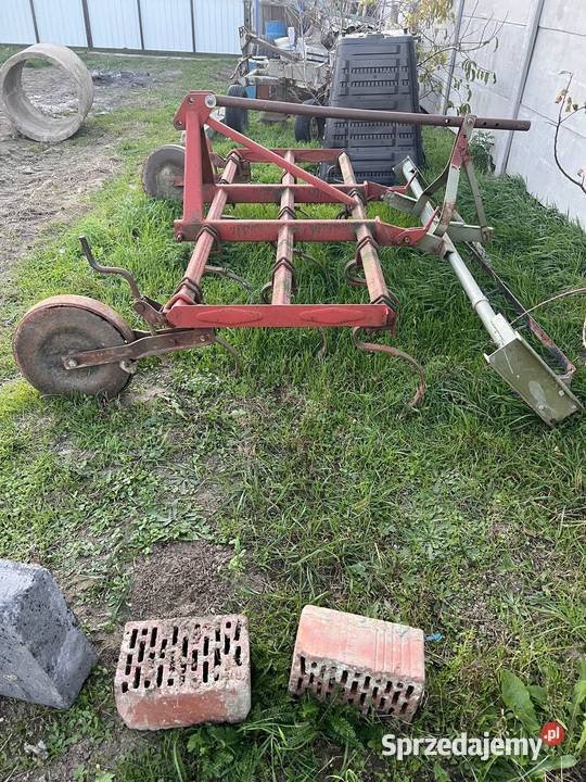Kultywator z wałem Kultywatory Nowa Kuźnia