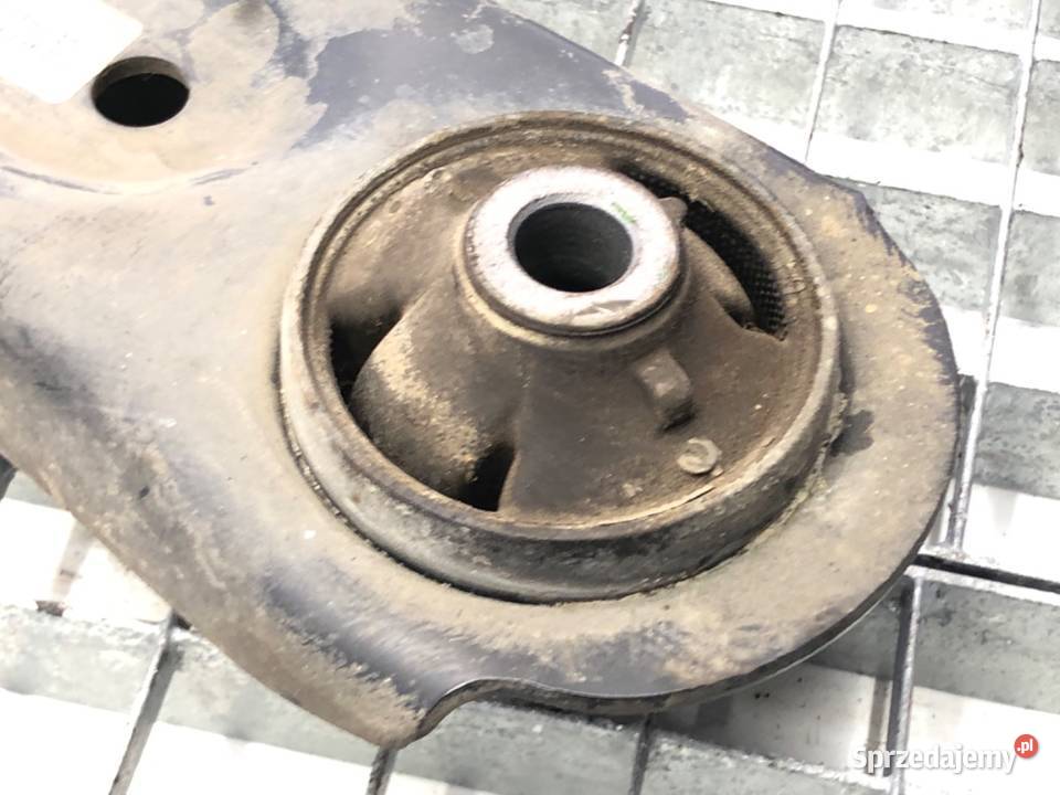 WAHACZ LEWY PRZÓD HYUNDAI i30 Hatchback PRZEDNI