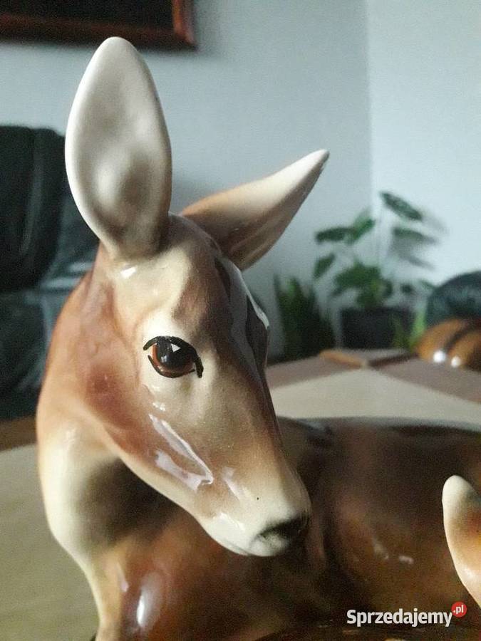 Jeleń z płowym wiedeńska ceramika artystyczna