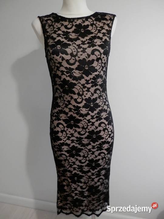 Sukienka Czarna Koronkowa z Cielistą Podszewką Łomża