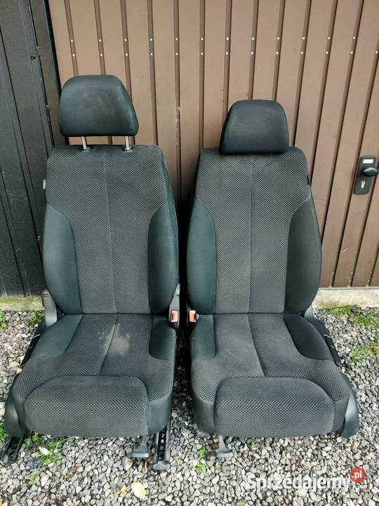 Fotele Passat b6 kombi boczki podłokietnik Szydłowiec sprzedam