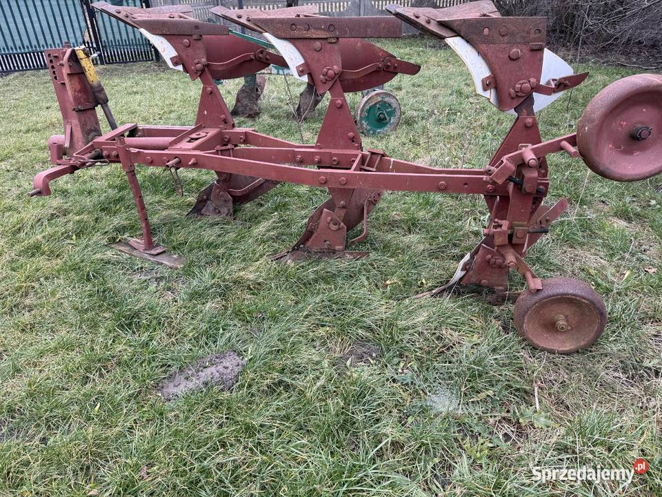 Plug obrotowy 3 skibowy Pługi Kłodawa