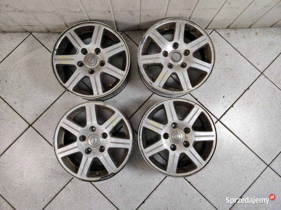 Zestaw felg R16 Chrysler Town and Country 4
