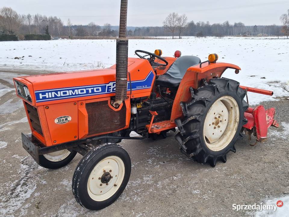 Ciągnik Ogrodowy Hinomoto E232