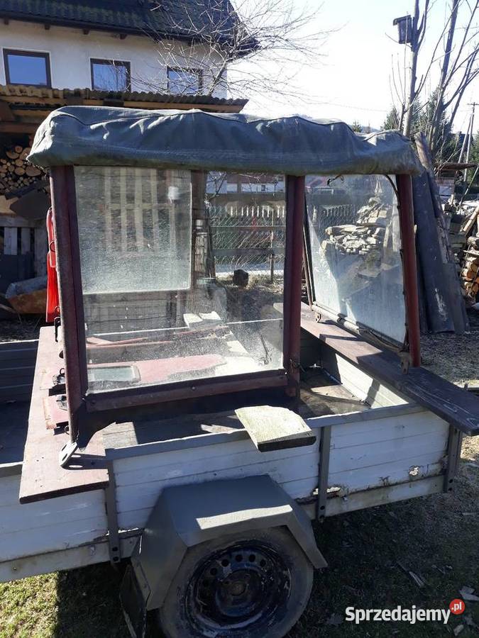 Kabina rurkowa c 330 Konina