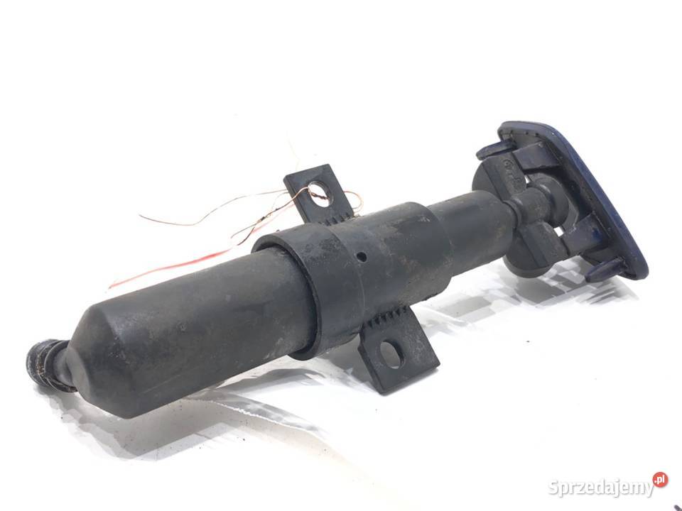 SPRYSKIWACZ REFLEKTORA PRAWY VW PASSAT B6 Kombi