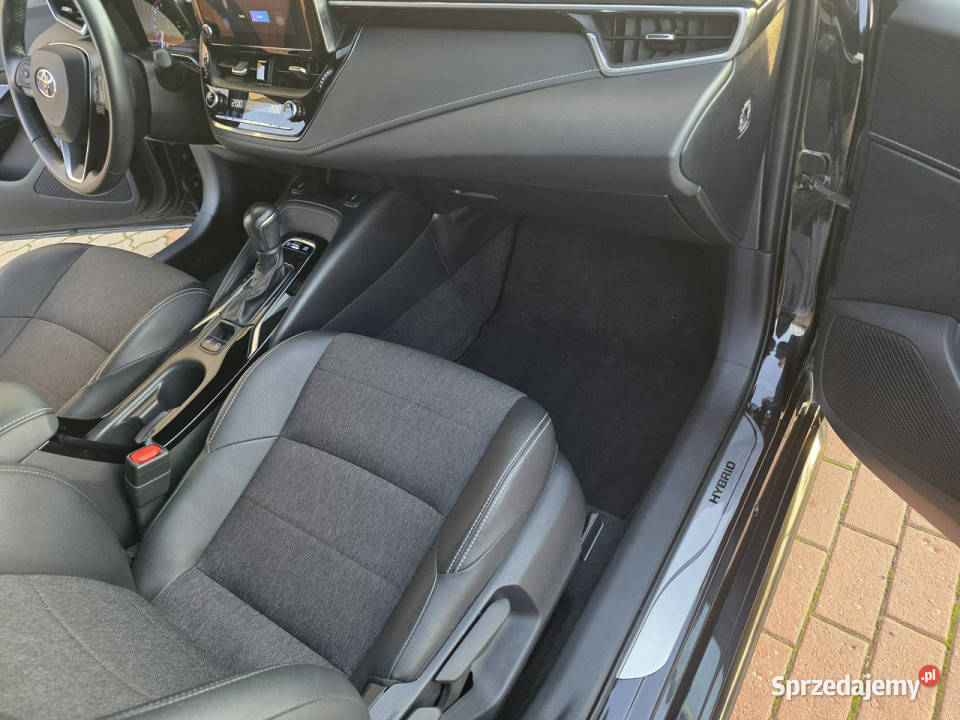 Toyota Corolla 23r Salon Polska 18 HYBRID kurtyny powietrzne Białystok