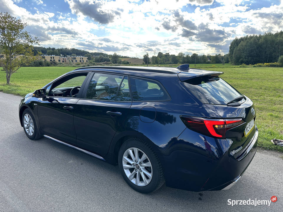 Toyota Corolla TECH 140 Salon nieuszkodzony