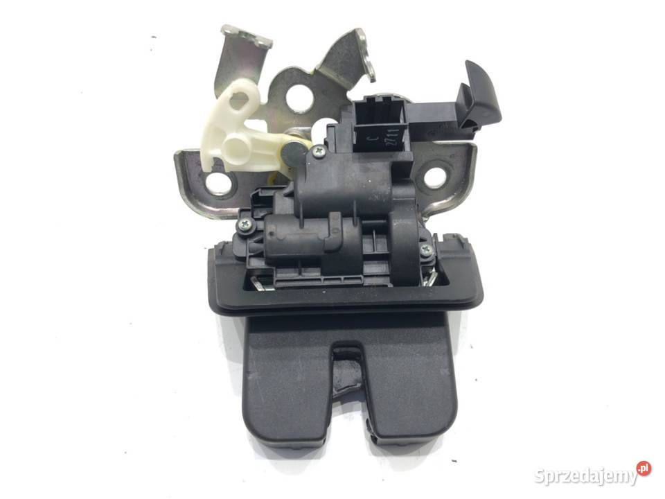 ZAMEK KLAPY TYŁ AUDI Q3 I Hatchback 8U0827520 osobowe