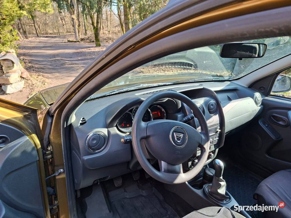 Dacia Duster gniazdo AUX