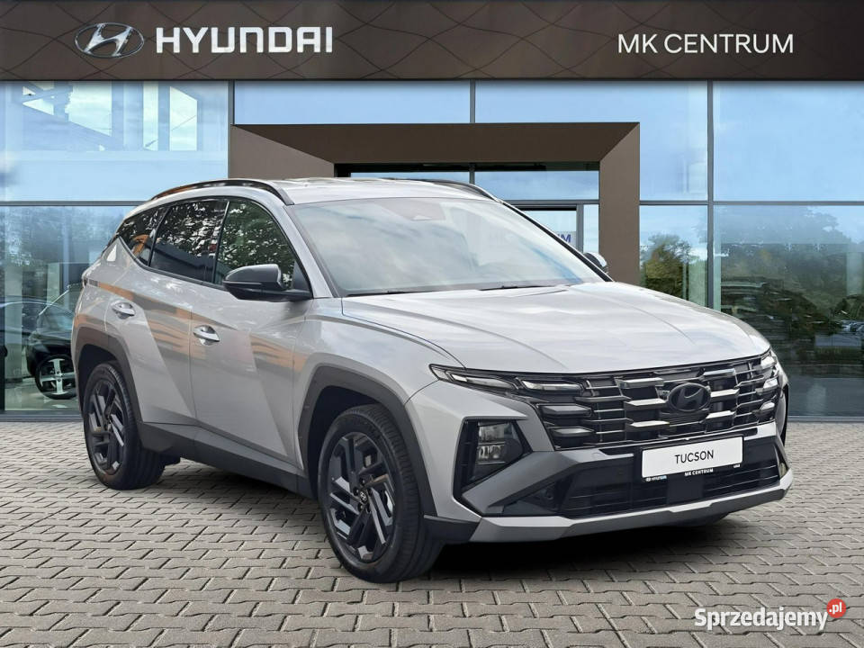 Hyundai Tucson 16 TGDI 6MT 2WD 150 wersja SMART czujnik zmierzchu Piotrków Trybunalski