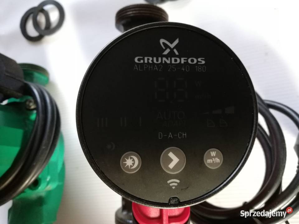 Dwie pompy obiegowe Grundfos Alpha2 2540 i Wilo Wolbrom