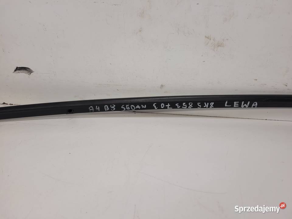 LISTWA MAT LEWA KAROSERYJNA AUDI A4 B8 8K5853703 osobowe Przystajń sprzedam