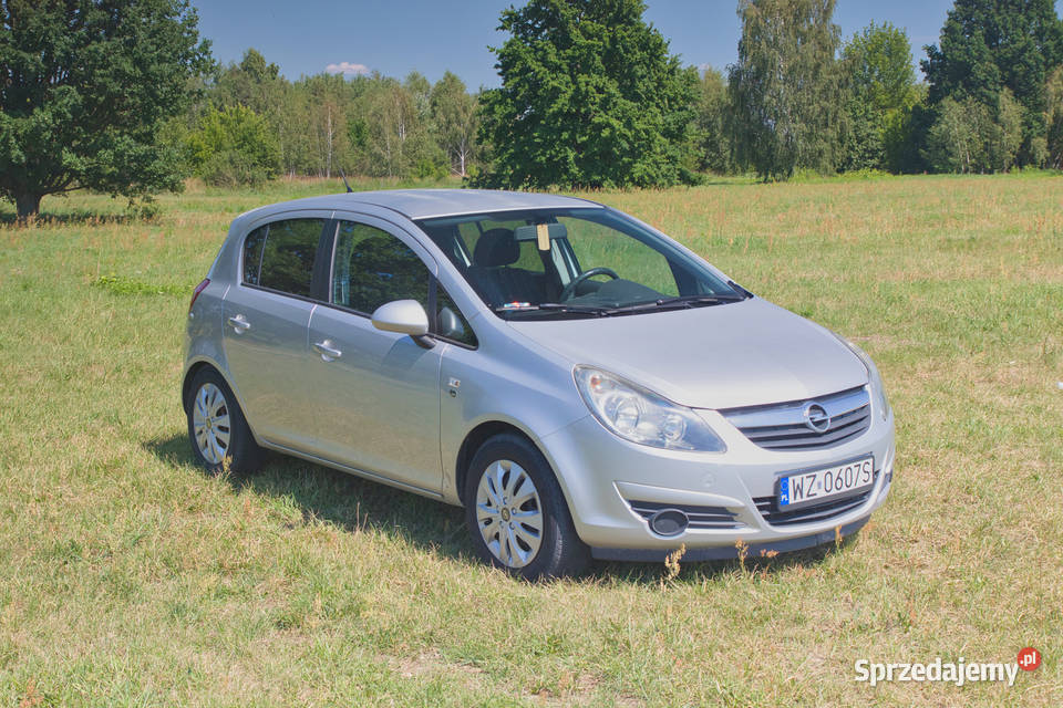 Opel Corsa D 2010 12 63kW 86 Salon wersja 100th Błonie sprzedam
