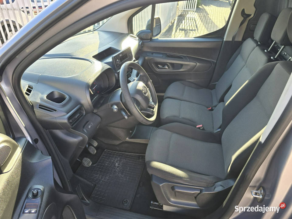Toyota Proace City 15 D4D 3osobowa Salon Polska Nasiegniewo