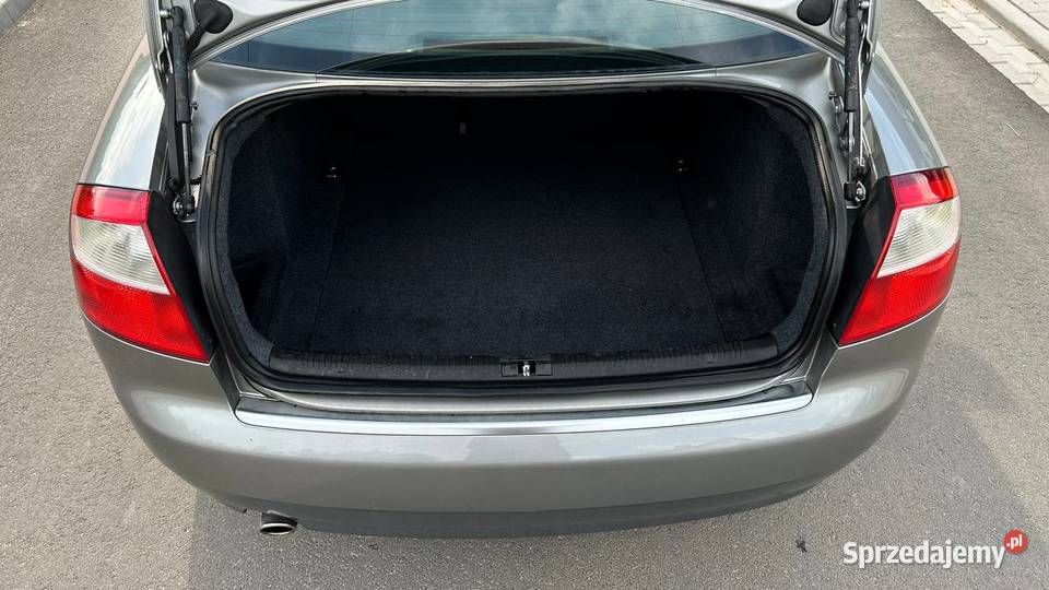 Audi A4 B6 20 benzyna 130 Pilawa