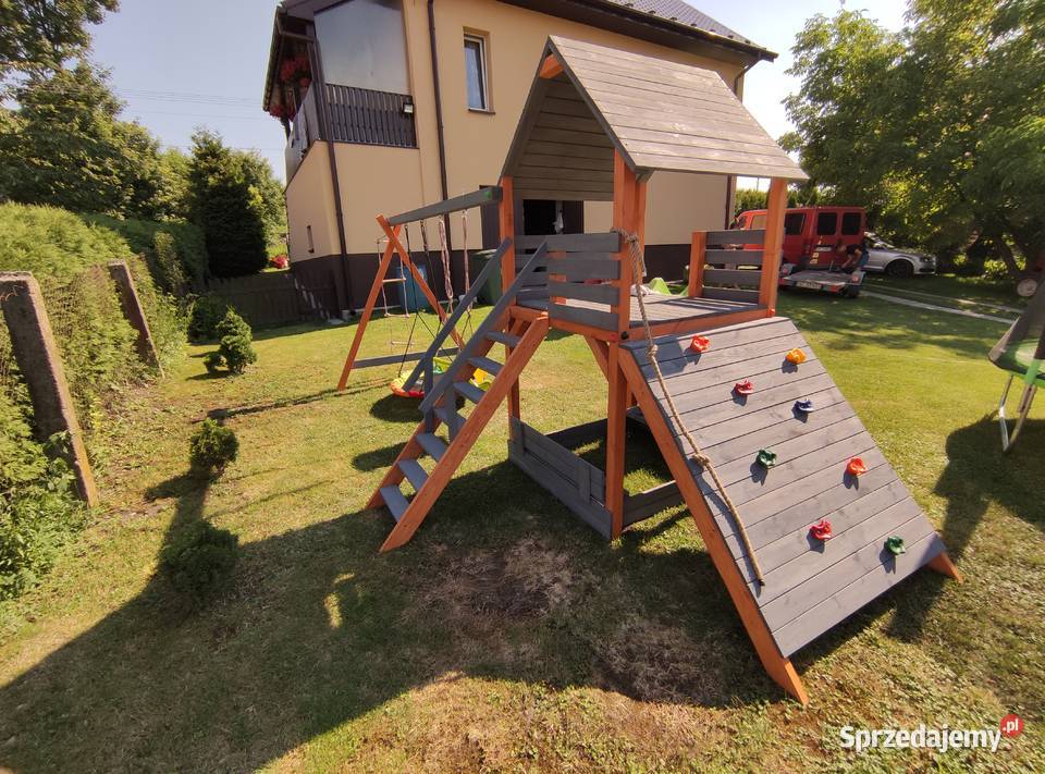 Drewniany plac zabaw domek wspinaczka montaż