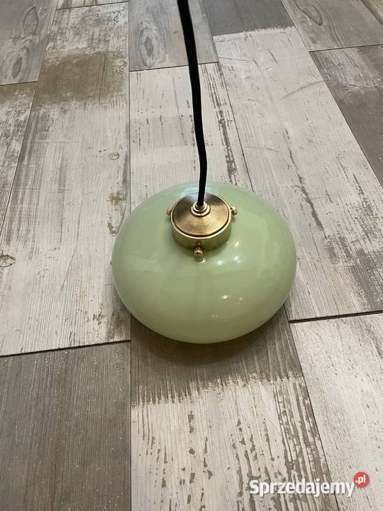 Stara lampa wisząca z kloszem