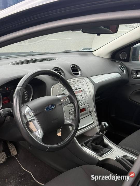 Ford Mondeo 18 TDCi Ambiente Klimatycacja elektryczne szyby sprzedam