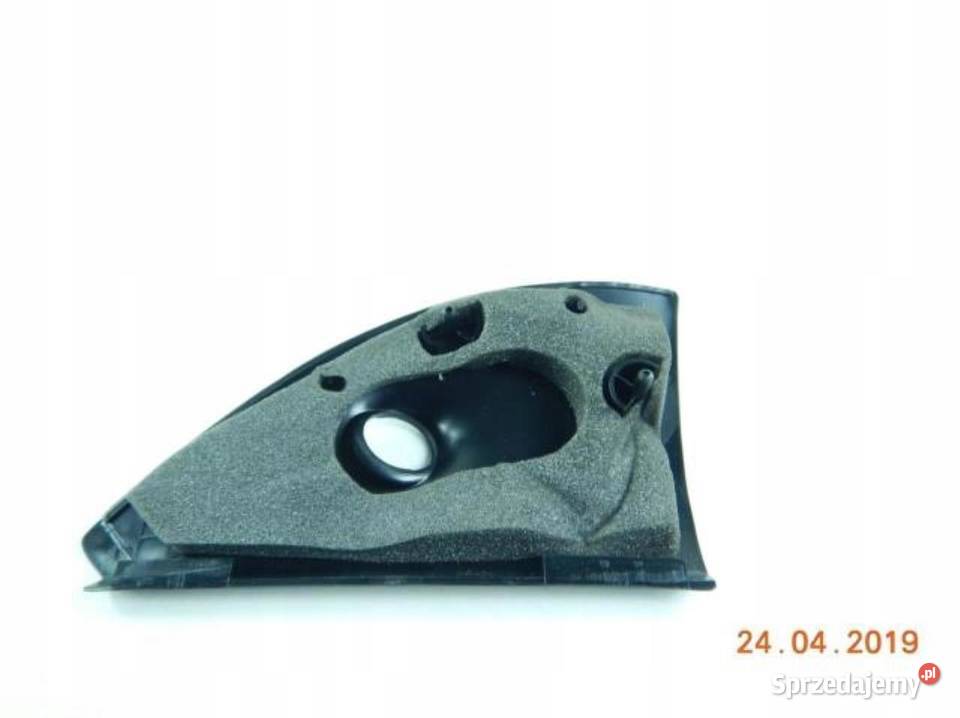 OSŁONA TRÓJKĄT DRZWI PRAWY FORD SIERRA 8286