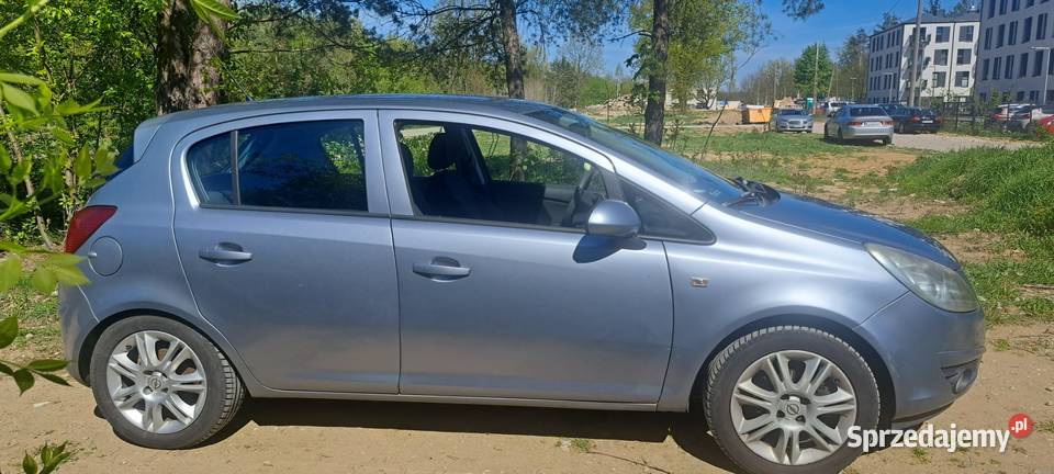 Opel Corsa 14 benzyna LPG 2008r srebrny