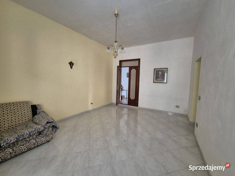 Na sprzedaż część kamienicy Carini Sycylia Liczba pokoi 6 Słupca