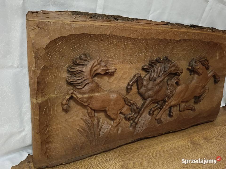 Duża płaskorzeźba w drewnie Konie w szale sprzedam