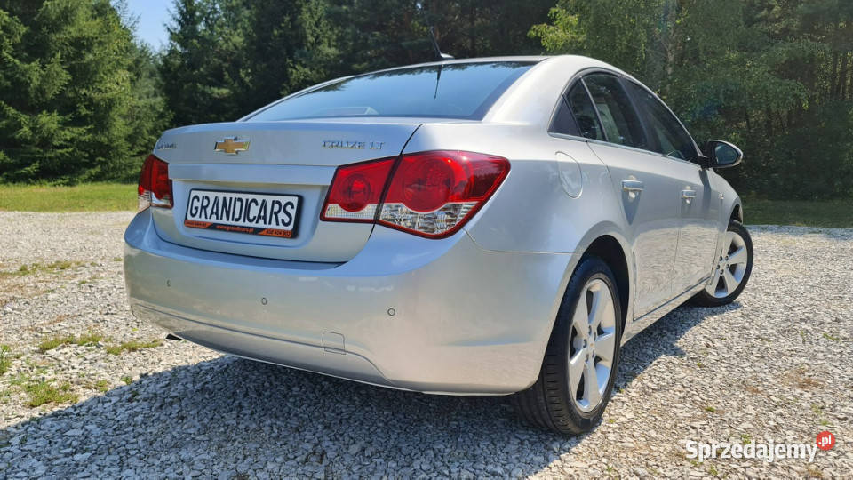 Chevrolet Cruze LT 18 16v 141 Full Navi Skóra Rok produkcji 2011 świętokrzyskie Chmielnik