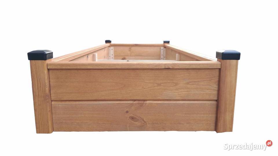 Skrzynka cmentrna z zabiezpieczeniem słupków