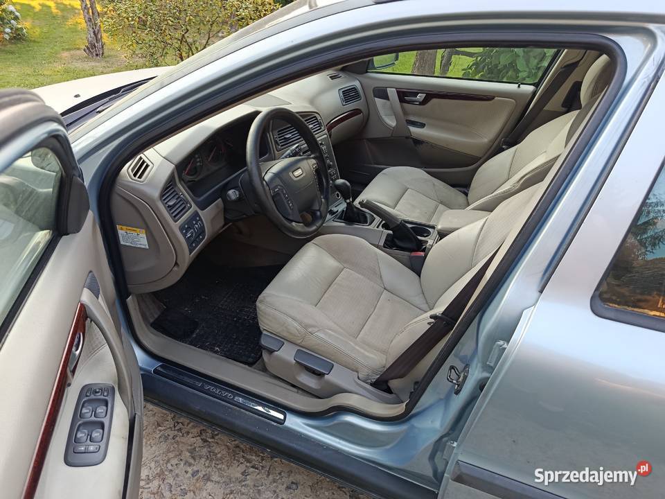 Volvo V70 24T kod lakieru 44446 osobowe