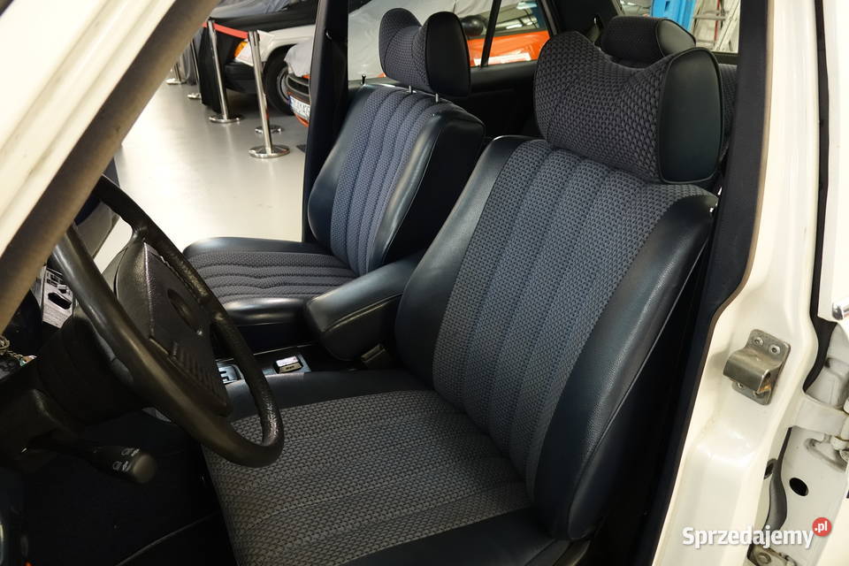 MercedesBenz W123 300D 1977 elegancja aluminiowe felgi