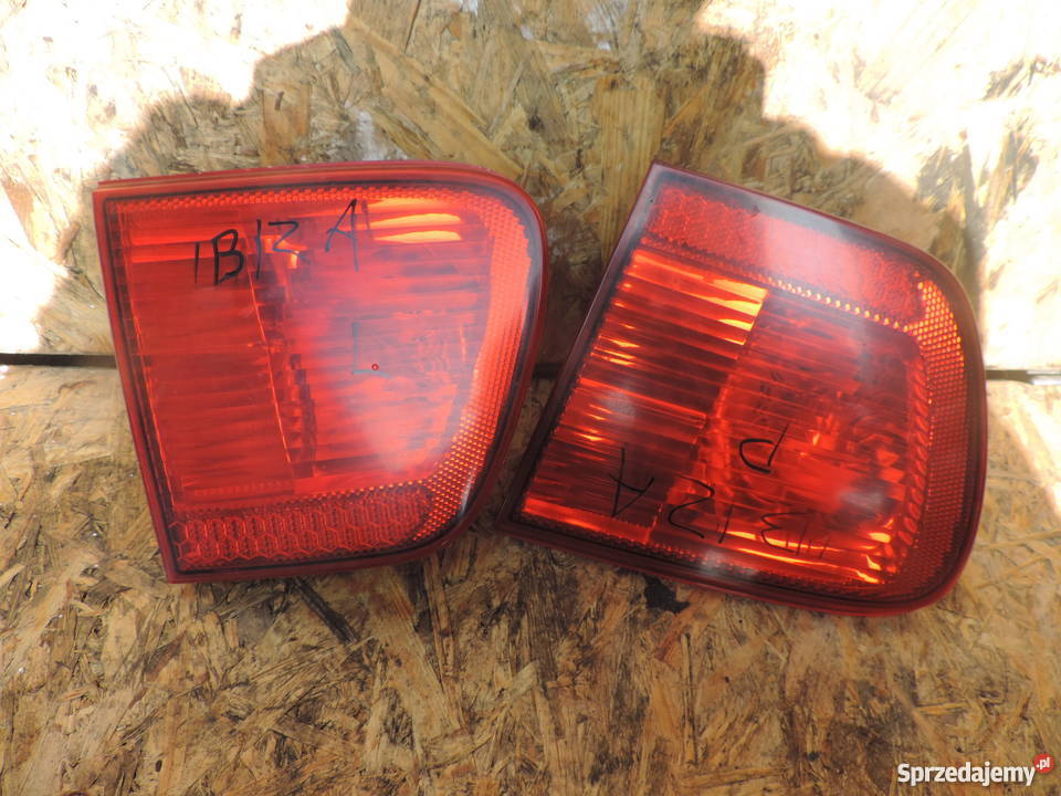 IBIZA II 2 LAMPA TYŁ W KLAPE LEWA PRAWA