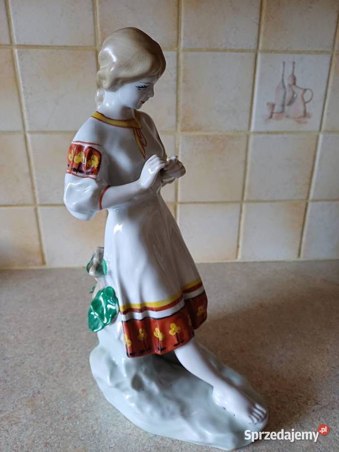 vintage figurkaDziewczyna z rumiankiem Nowy Targ