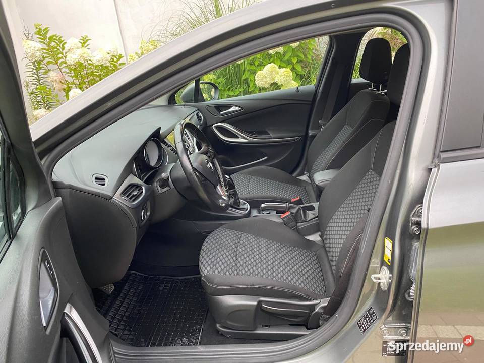 POLSKI SALON PEŁNA HISTORIA Warszawa