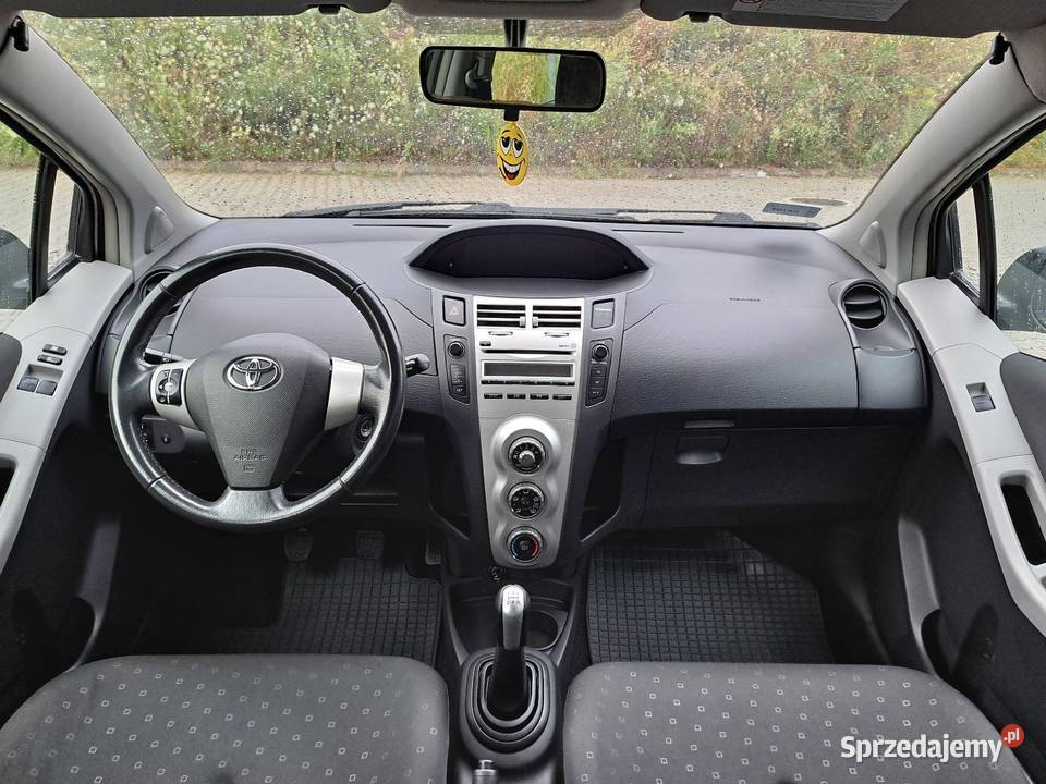 Toyota Yaris II 13 VVTi 87 Klima 5 drzwi PDC elektryczne lusterka Koziegłowy
