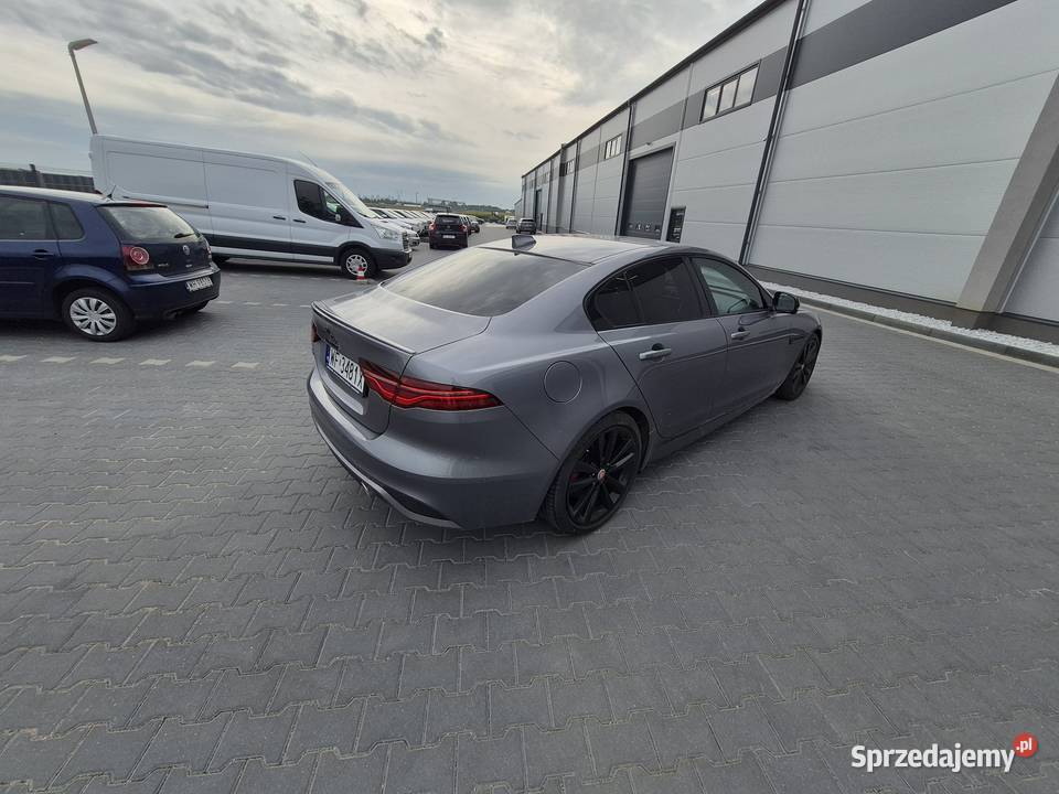 Syndyk sprzeda Jaguar XE X760 20 I4 Petrol automatyczna Warszawa