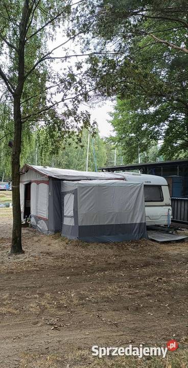 Przyczepa kempingowa samym Zalewem Sulejowskim w Kempingowe Barkowice Mokre