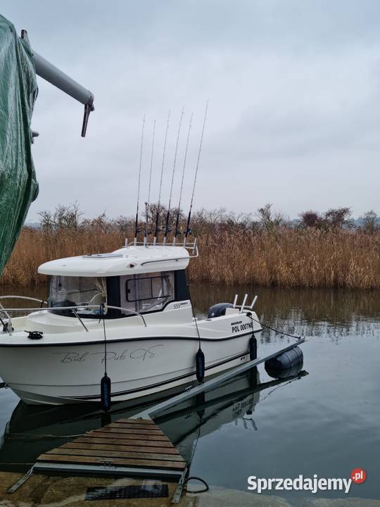 Quicksilver pilothouse 555