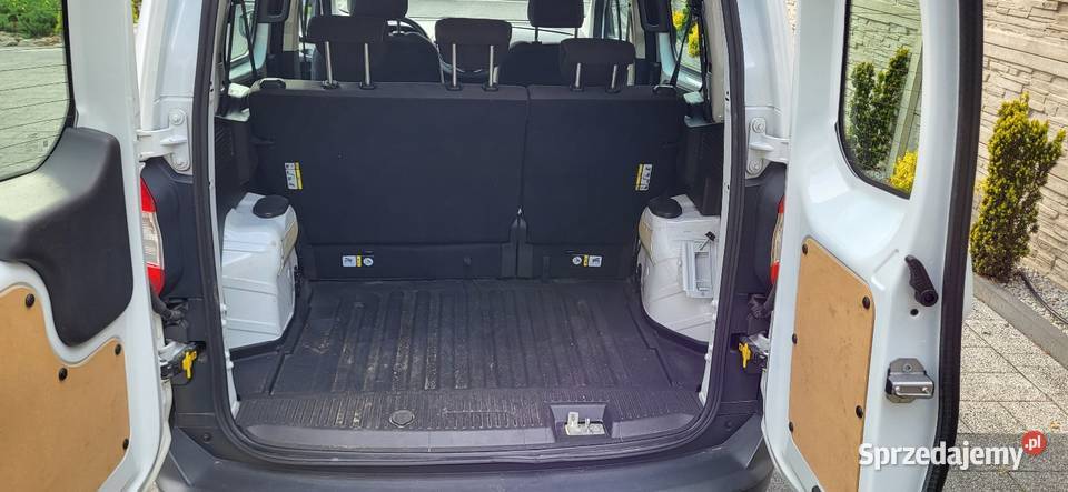 Super stan Niski przebieg Vat 23 kupiony w polskim salonie Transit Courier Katowice