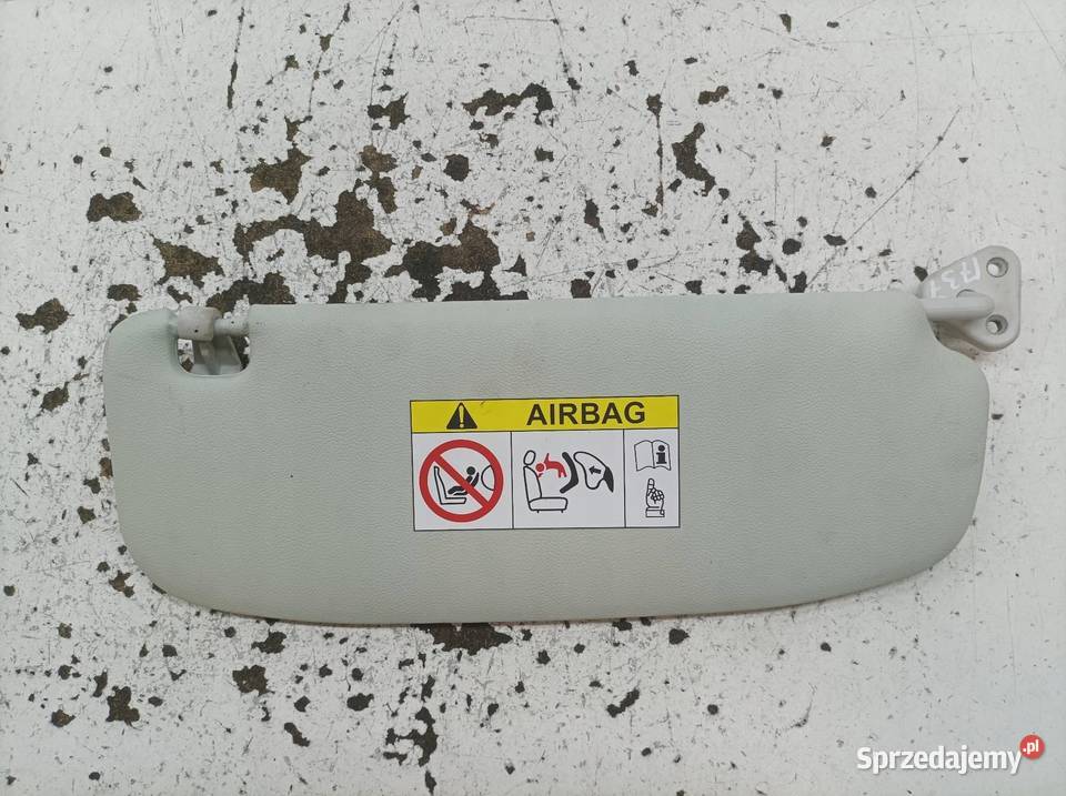 DASZKI PRZECIWSŁONECZNE PRAWY PASAŻERA Piaggio Rok produkcji 2022 Osłony i zaślepki sprzedam