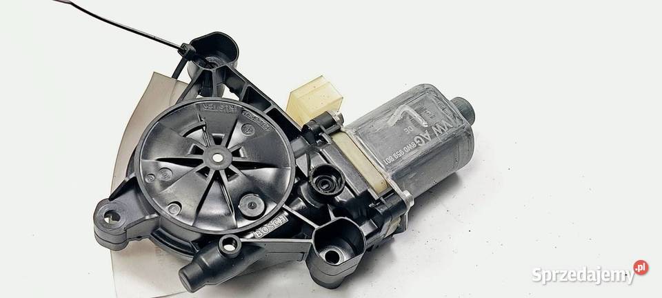 SILNICZEK SZYBY LP AUDI A4 B9 8W0959801 Lipno