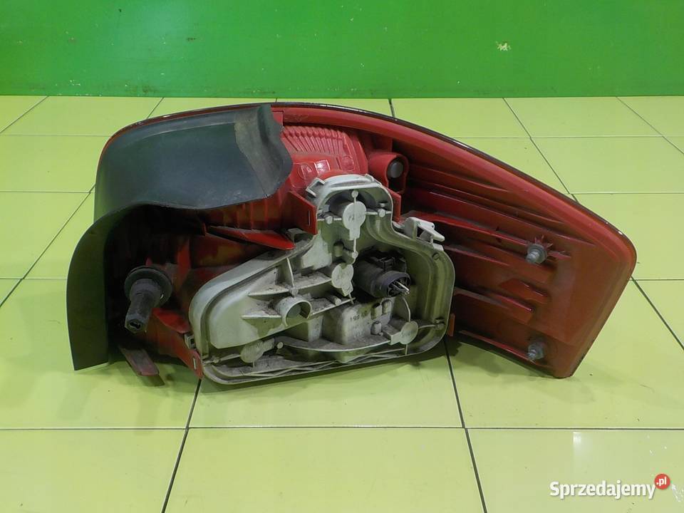 AUDI A3 8P II 20 TDI 05r HB 3D lampa lewa tyl Suków