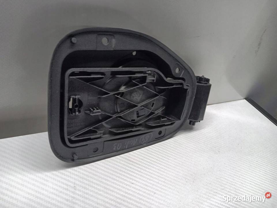 KLAPKA WLEWU PALIWA AUDI Q3 83A810593 osobowe