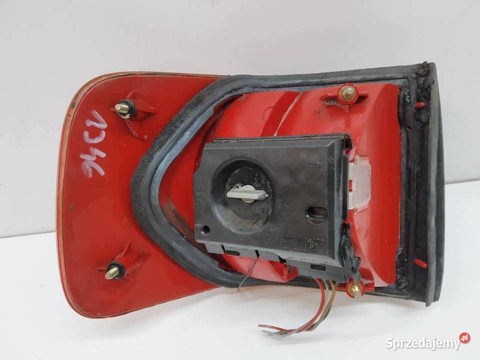 LAMPA TYŁ PRAWA KOMBI Audi 80 IV 19911996 B4 Rok produkcji 1992