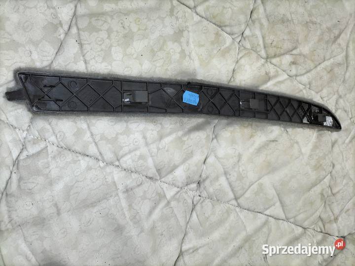 Tapicerka dolna tunelu srodkowego BMW E60 E61 osobowe Tapicerki samochodowe Poręba