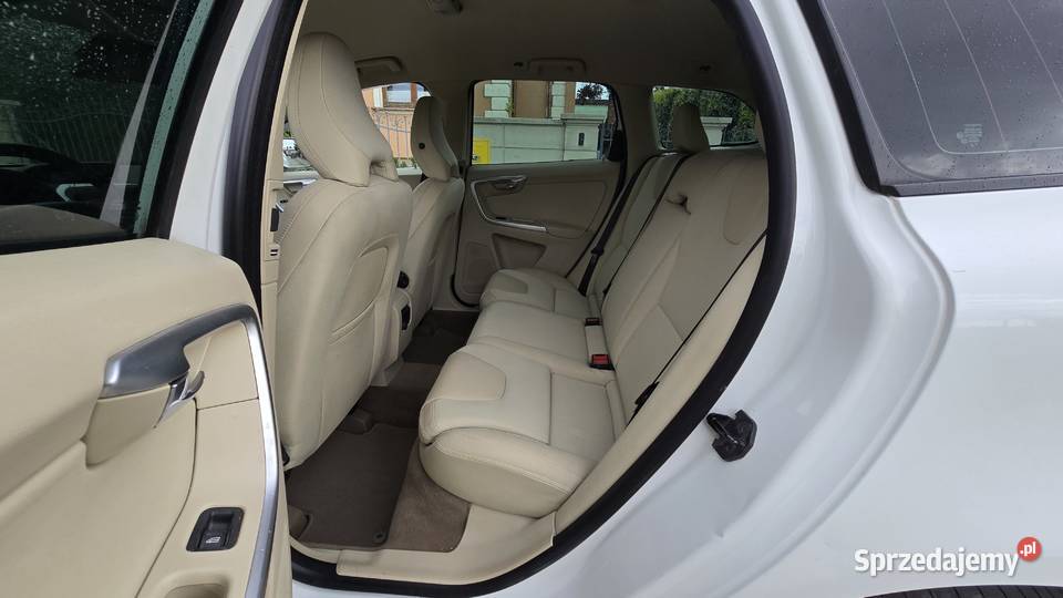 VOLVO XC60 24 D5 185 AWD SUMMUM Blis Navi Kamery lubelskie Zamość sprzedam