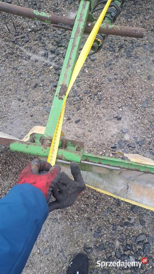 Zgrabiarka karuzela Samasz 2004r 13 ramion 460m Parczew