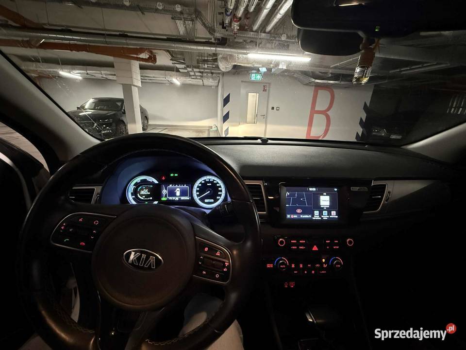 KIA NIRO Hybrid 16 wersja L 2019 biała perła Rok produkcji 2019 Piaseczno