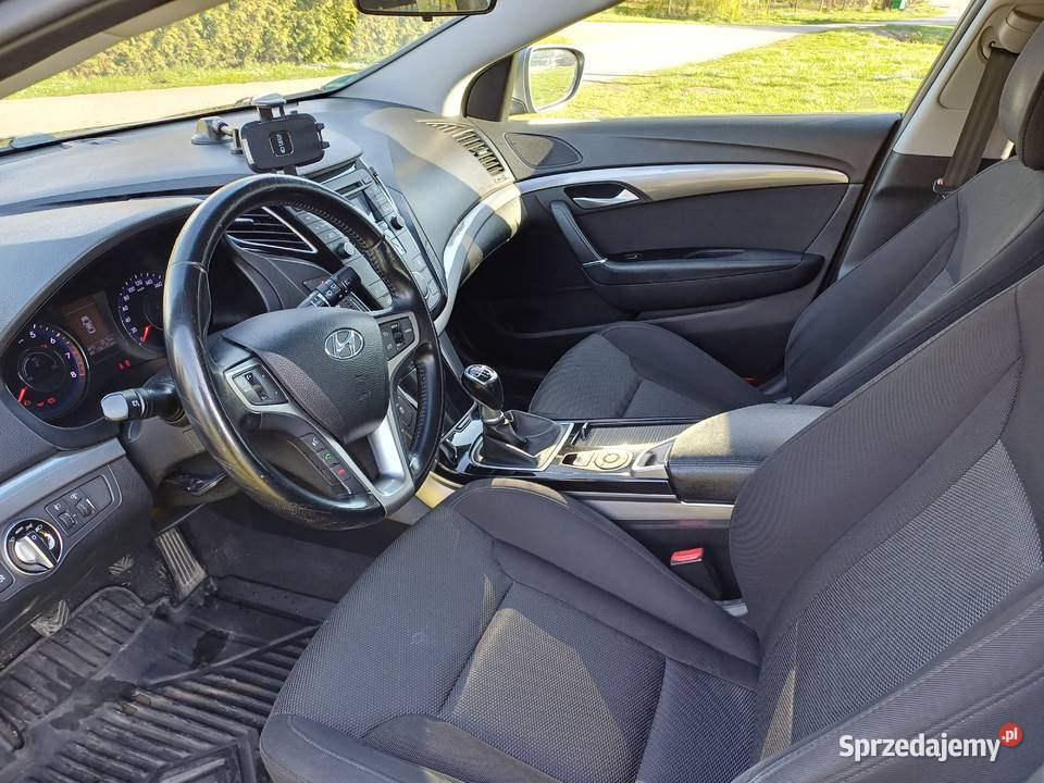 SPRZEDAM HYUNDAI i40 2012 16 GDI srebrny Medyka