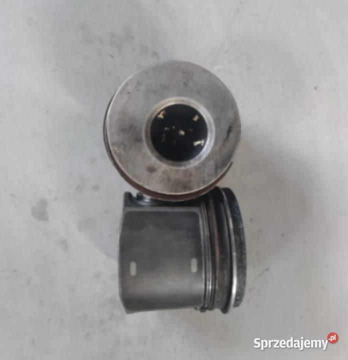 Tłok Fiat 28 TD 094056 Zawieszenie silnika Suchedniów sprzedam
